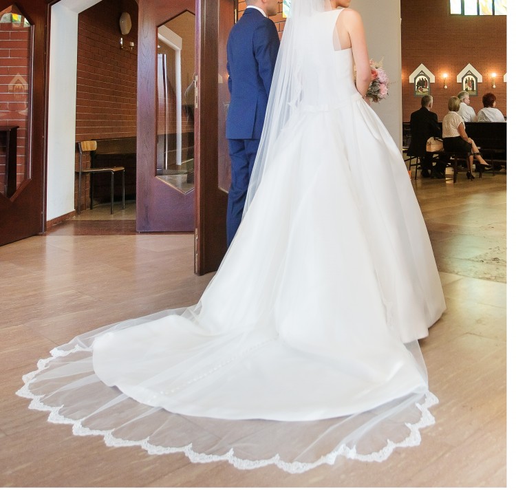 Suknia ślubna Pronovias model BARCAZA