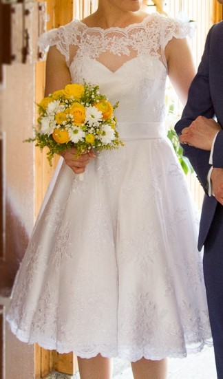 Krótka suknia ślubna