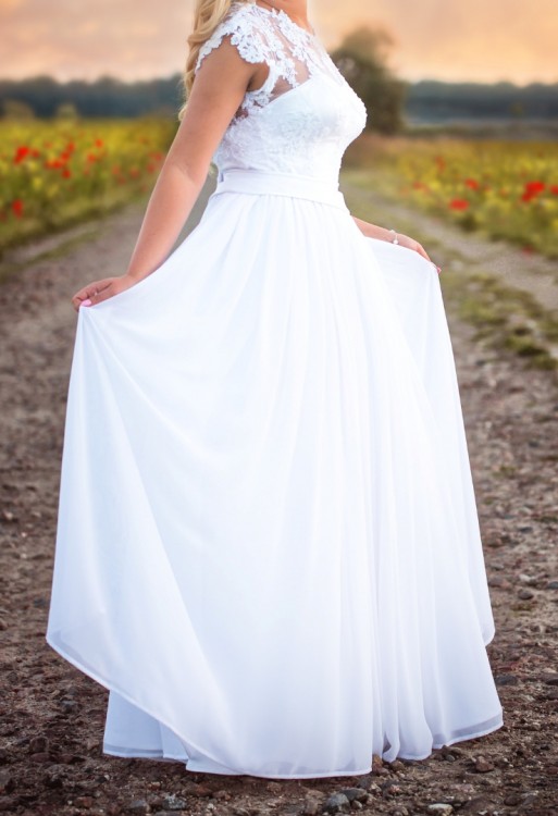 Wyjątkowa suknia ślubna  - koronka