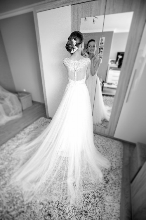 Nadzwyczajna Suknia ślubna z kolekcji La Sposa 2015