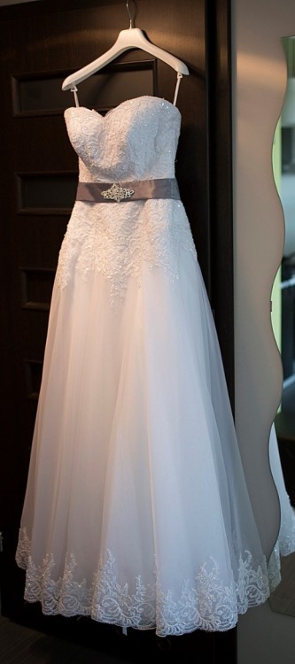 Piękna suknia ślubna AGNES biała stan IDEALNY gratis welon