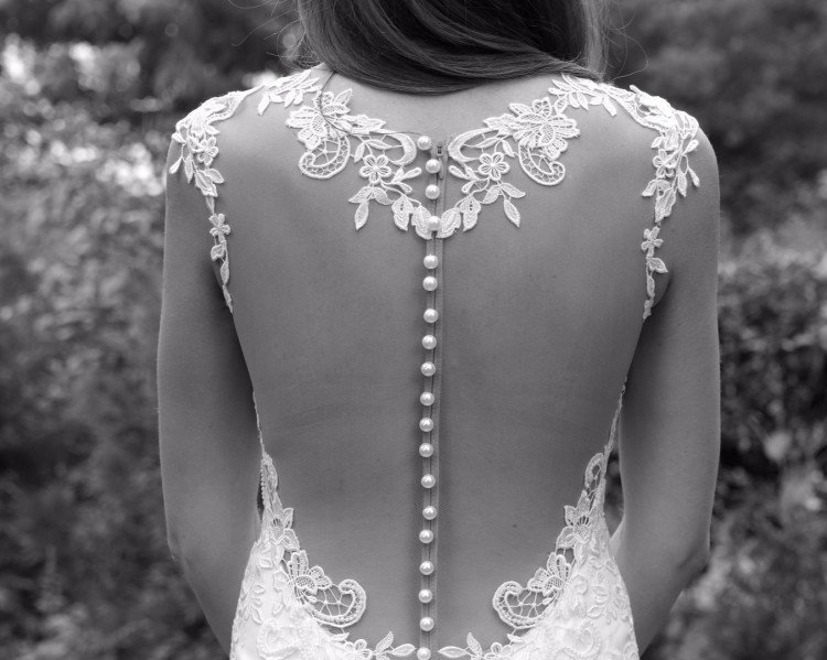 Piękna suknia ślubna projektu Berty Bridal