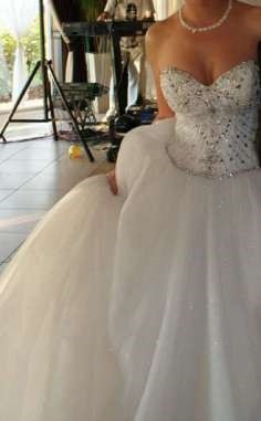 Suknia ślubna Lisa Ferrera Demetrios 2828