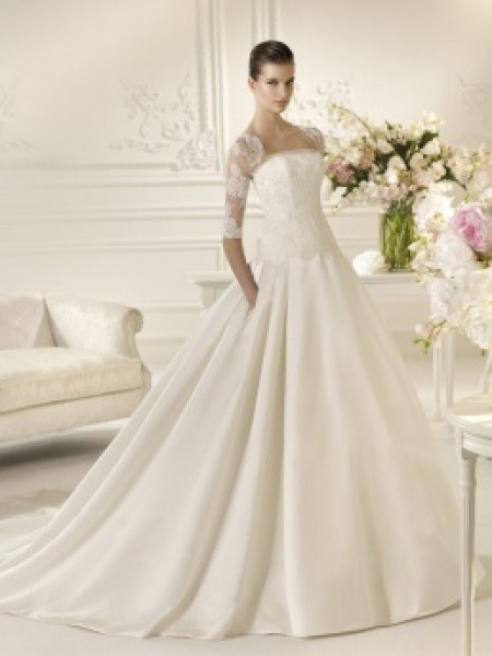 White One (Pronovias) model Nelson