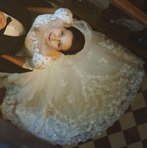 Przepiękna suknia ślubna z koronką!