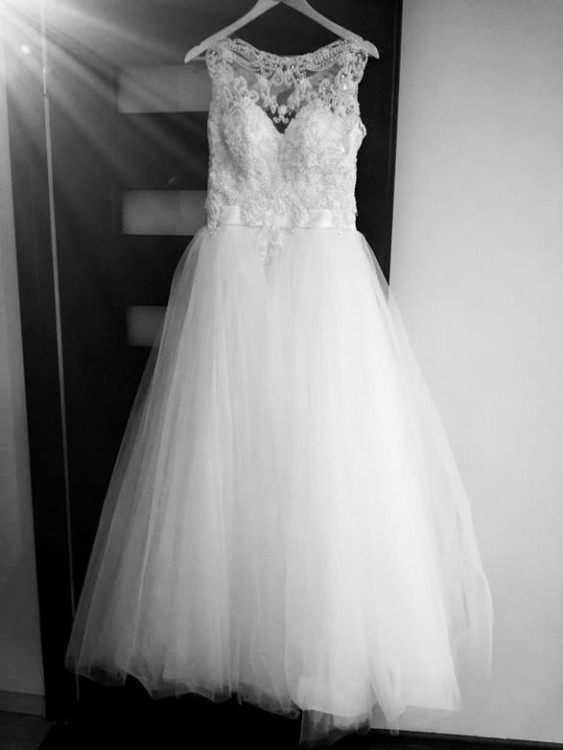 Piękna  suknia ślubna 34, ręcznie wyszywana