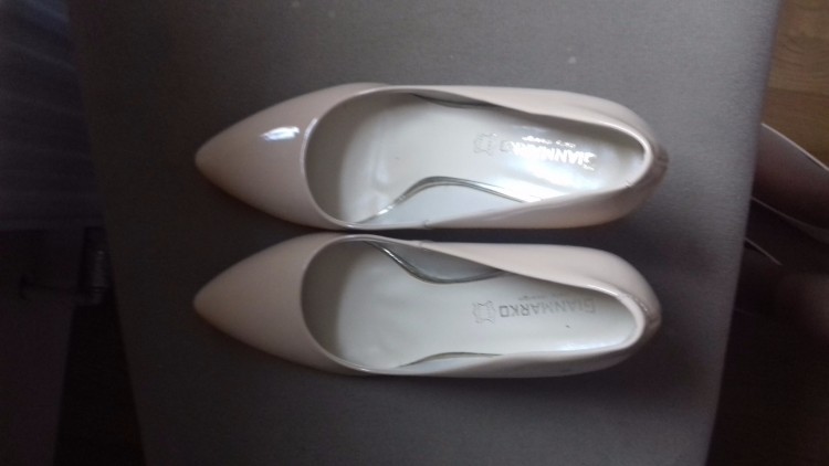 Sprzedam nowe buty obcas 3-4 cm, skóra prawdziwa !