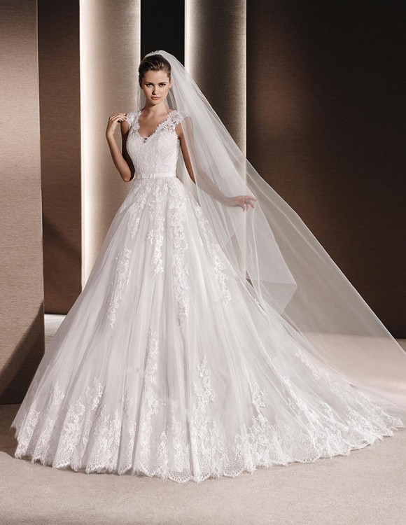 Hiszpańska suknia ślubna marki LA SPOSA - model Raven
