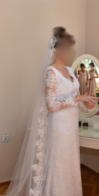 suknia ślubna z koronki