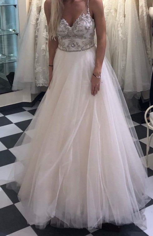 Piękna suknia ENZOANI-JOVITA