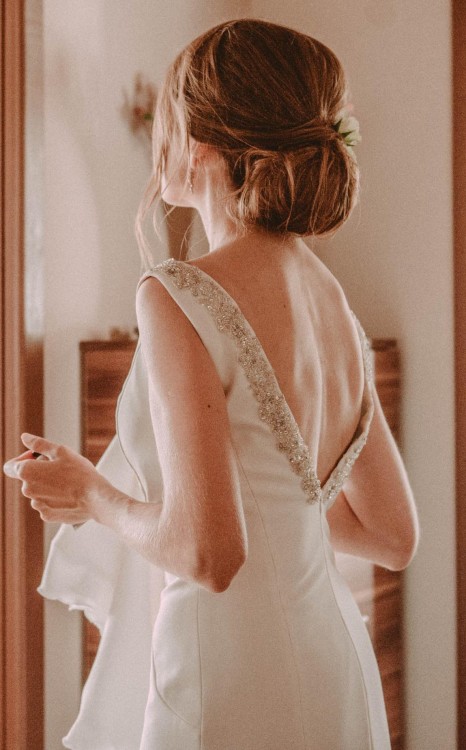 Elegancka suknia ślubna z trenem Tina Valerdi