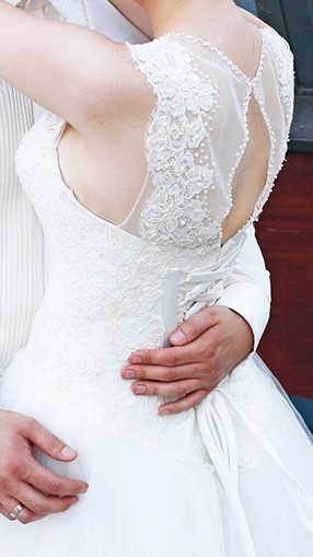 Piękna suknia ślubna koronka + koraliki