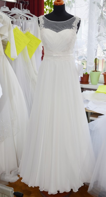 Sprzedam suknię KASSEL, kolor ivory, roz 38 na wzrost 167