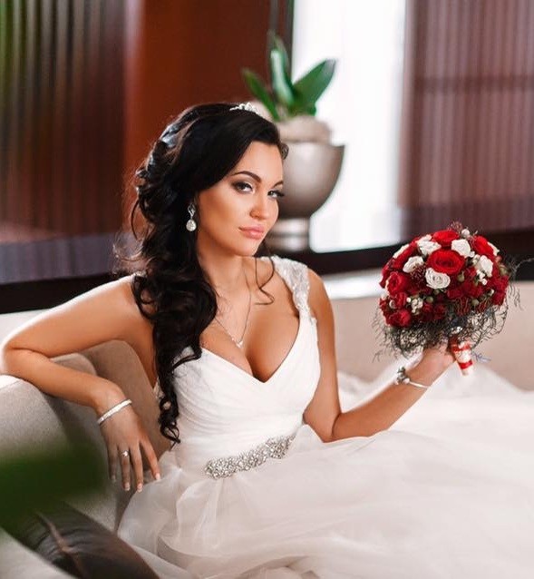 Suknia ślubna moonlight bridal J6321