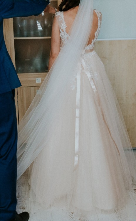 Wyjątkowa suknia szyta na miarę, pudrowy tiul- rozmiar 34-36