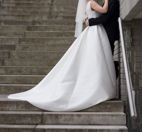 Suknia ślubna model Arcilla Aire Barcelona Pronovias