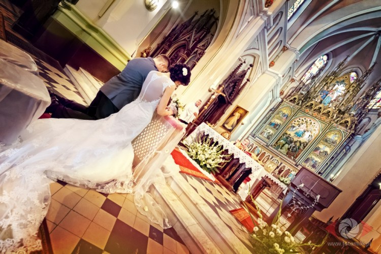 Suknia ślubna "Charlotte" z kolekcji Afrodyt