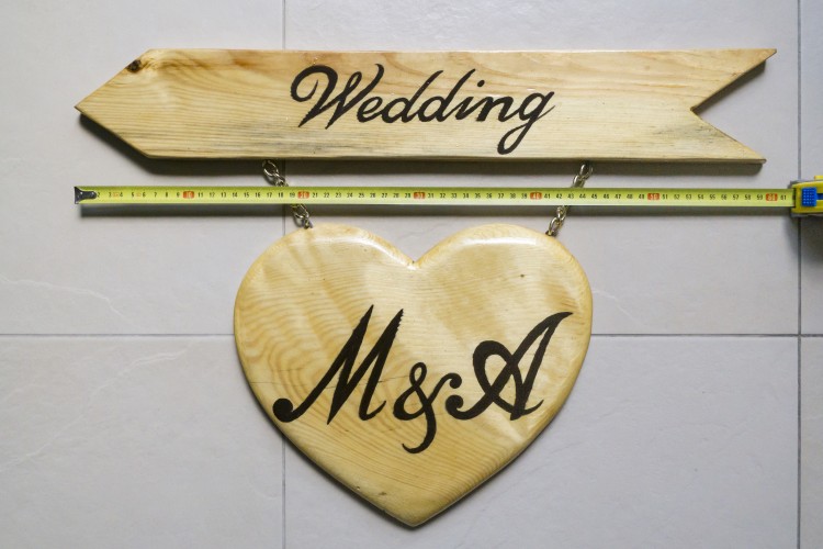Dekoracja weselna drewniana tabliczka | strzałka