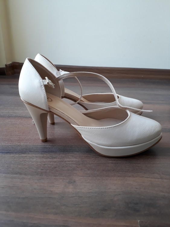 Skórzane buty 36 Witt ecru nude kremowe