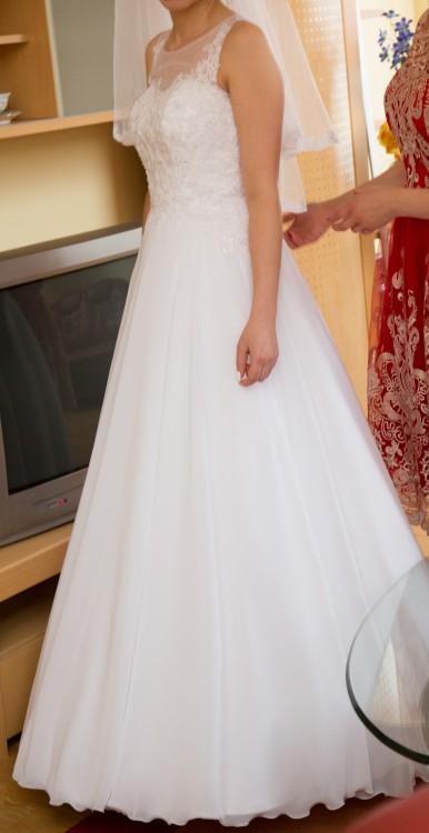 Urocza suknia ślubna r. 34, 36