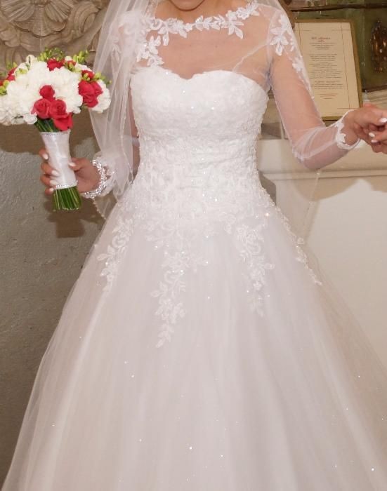 ŚLICZNA SUKNIA ŚLUBNA