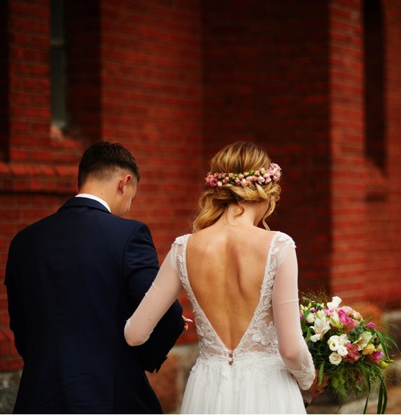 Suknia odkryte plecy  salon Agnes