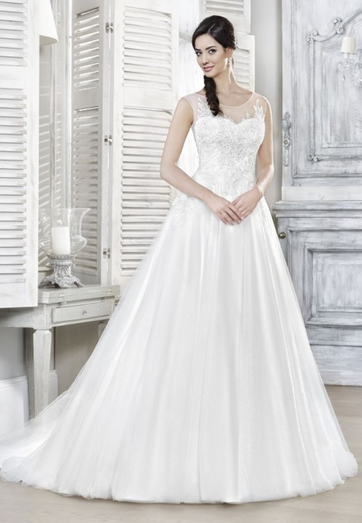 Suknia ślubna z salonu Agnes kolekcja 2017