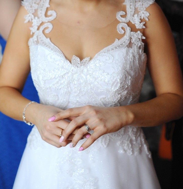 Sprzedam suknię ślubną