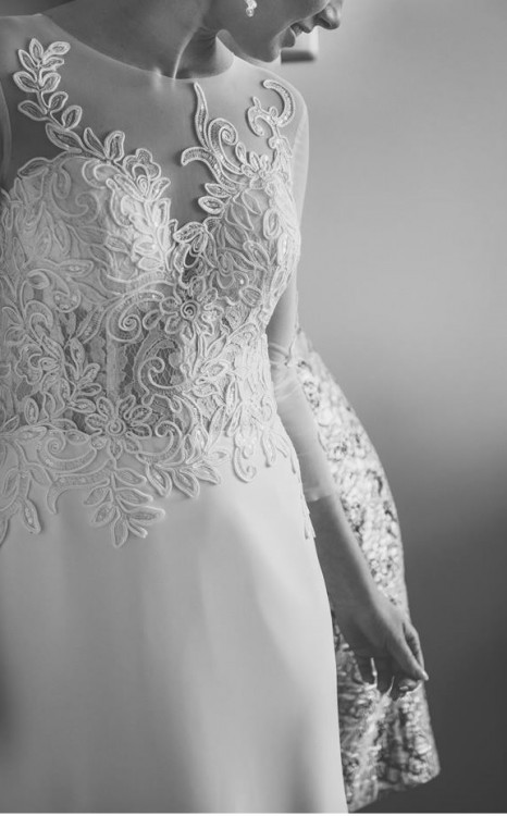 Suknia ślubna prosta elegancka