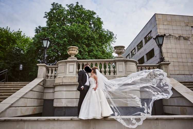 Suknia ślubna Pronovias Prianna + welon