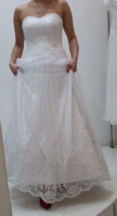 Suknia ślubna w kształcie litery A