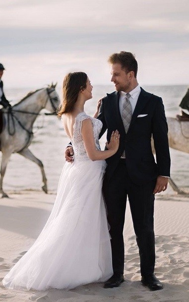 Zjawiskowa suknia ślubna 2017 EVITA.