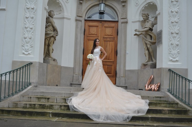 Szczęśliwe suknie ślubne rozmiar S