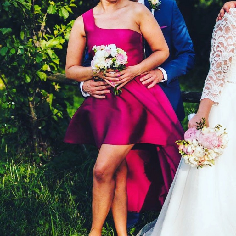 Sukienka wieczorowa, pasek, krawat, poszetka