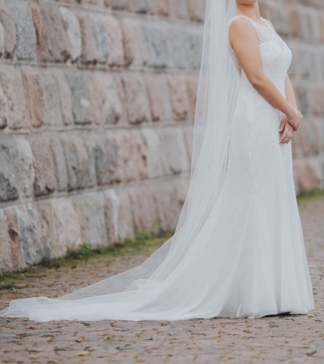 Zachwycająca suknia Lillian West by Justin Alexander + welon