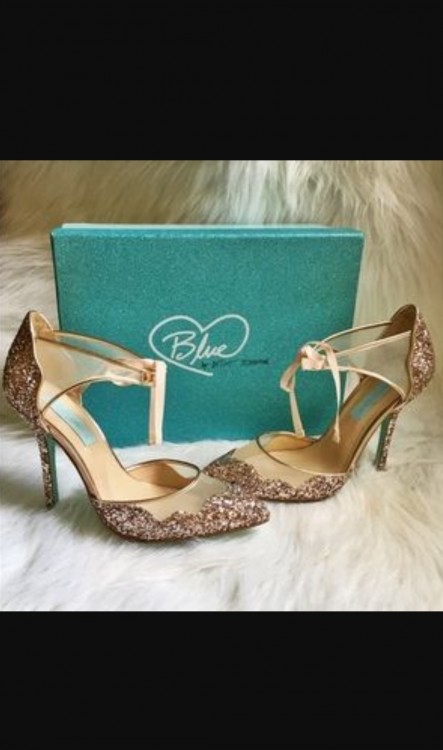 Piekne buty Betsey Johnson