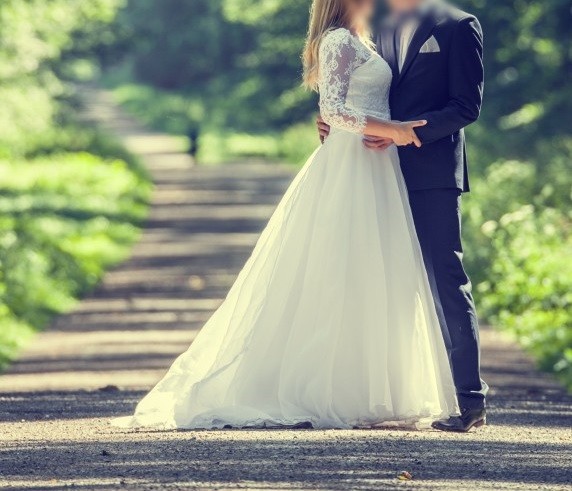 Śliczna i subtelna suknia ślubna rozmiar 38