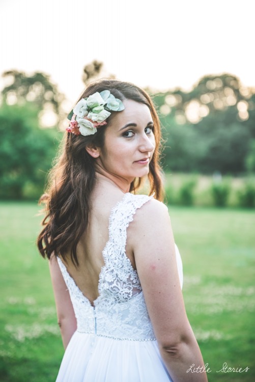 Wyjątkowa suknia ślubna w stylu rustykalnym