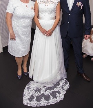 Suknia ecru koronka kolekcja 2017 z dodatkami