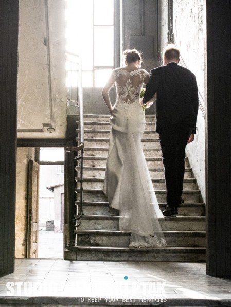 Suknia ślubna z odpinanym trenem rozm. 36/38