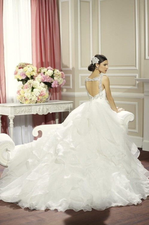 Piękna, lekka suknia ślubna