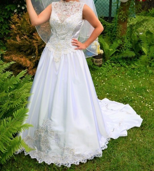 Suknia ślubna satynowa, z trenem!! Rozmiar S/M.