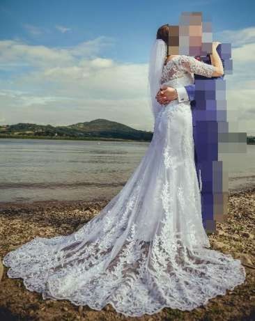 Piękna koronkowa suknia ślubna, bolerko i welon GRATIS!