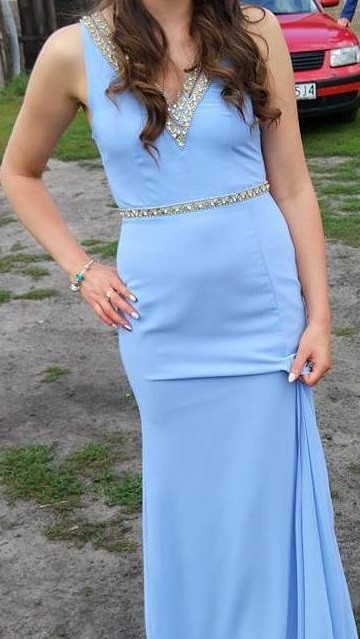 Błękitna długa sukienka