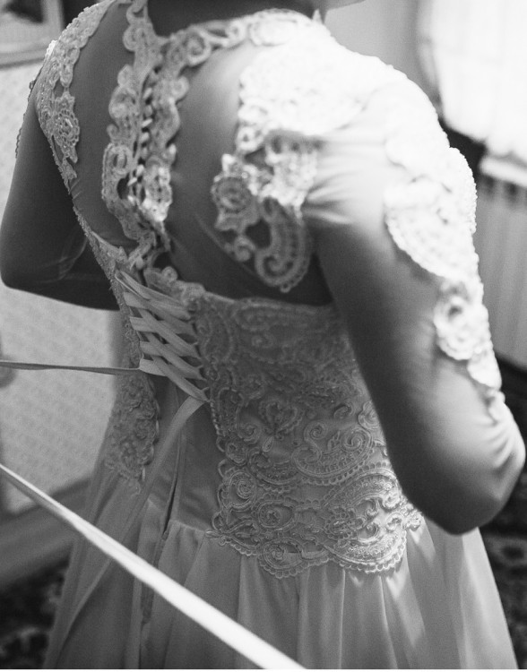 Suknia ślubna ecru z gorsetem ozdabianym koralikami r.42-46