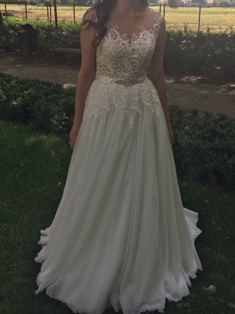 Gala MACHIKO z trenem rozm. 38