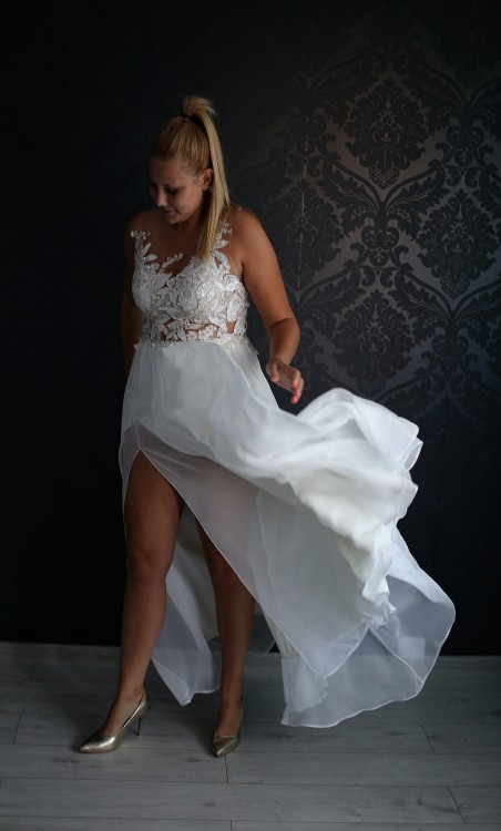 Świtały siateczka muślin koronka rozcięcie 40 guziki