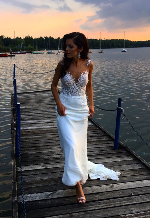 Suknia ślubna Milla Nova -piekna, delikatna koronka i tren !