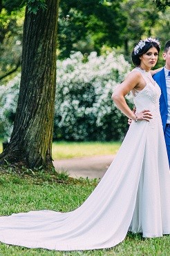 Zjawiskowa suknia ecru "Etiuda" plus tren