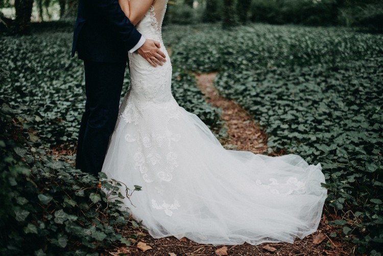 Koronkowa rybka z przepięknym trenem, rozmiar 36